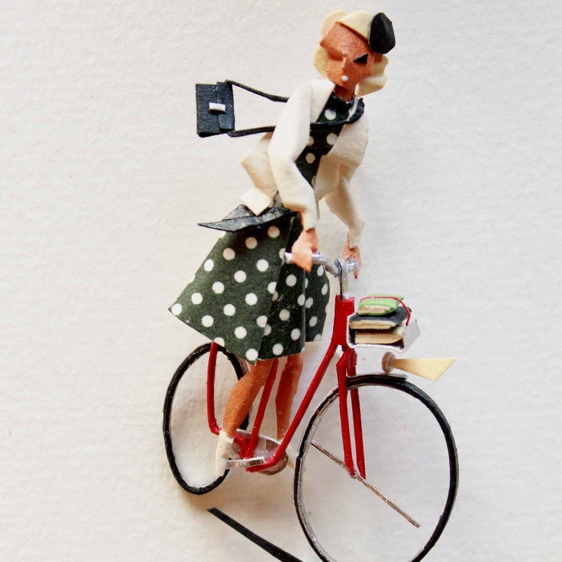 sculpture papier encadrée
